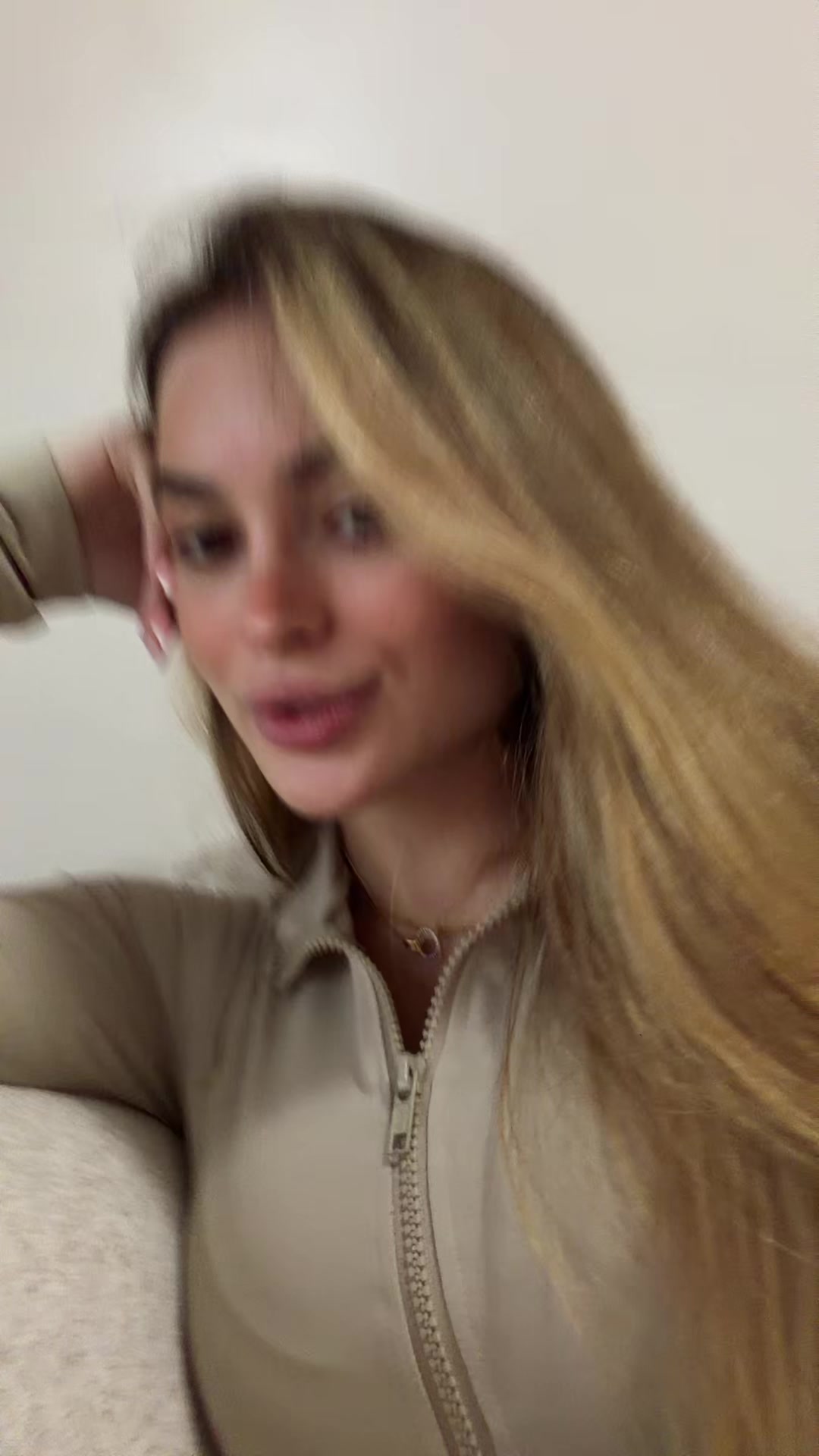 emilyhopnerr - Video 106