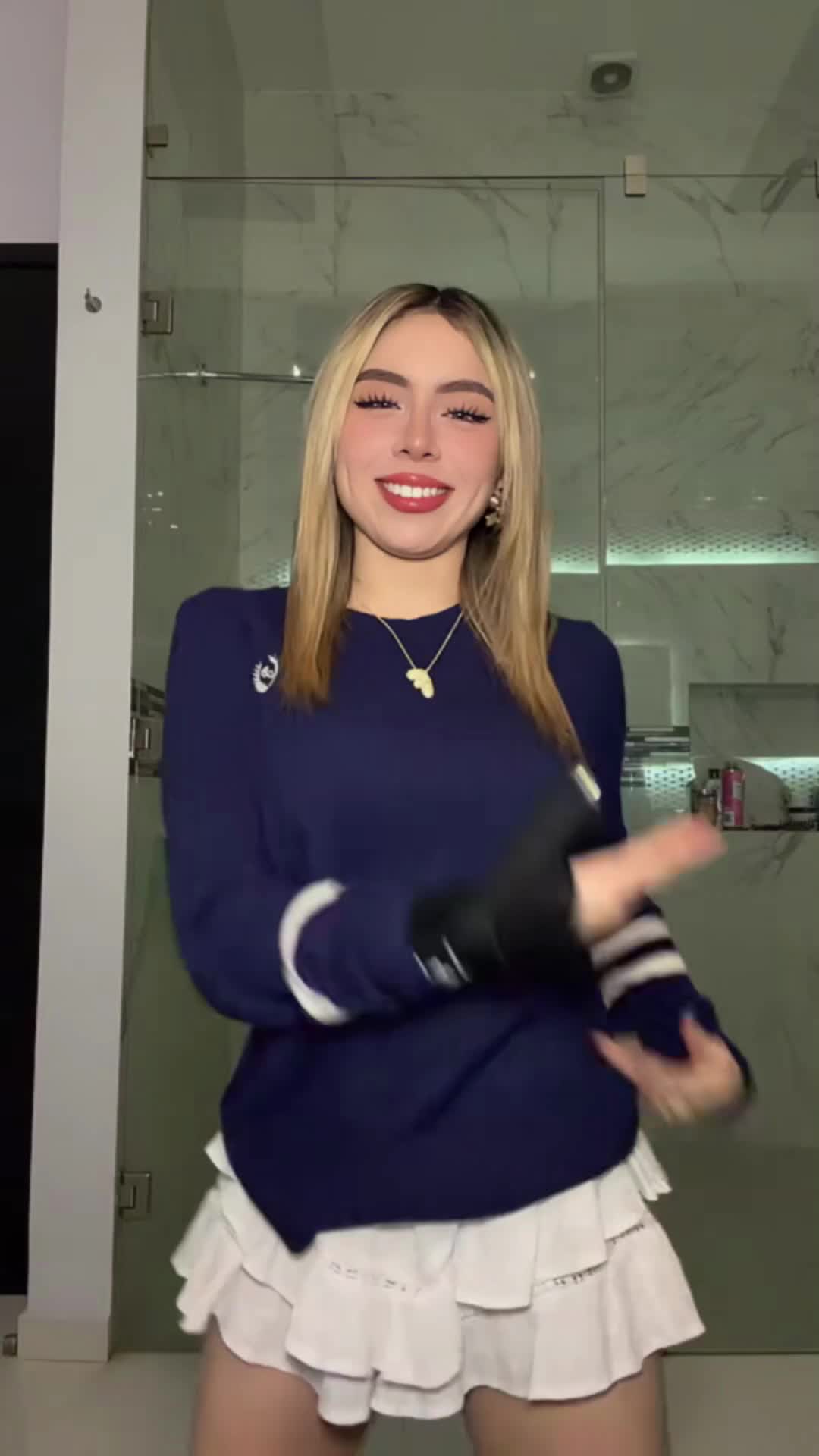 dazzlingbarbie412 - Video 48